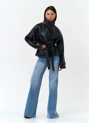 Женская куртка из эко кожи с поясом