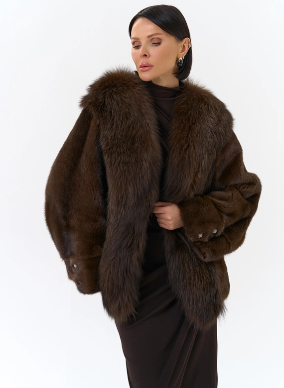 Шуба из норки с отделкой из меха чернобурки