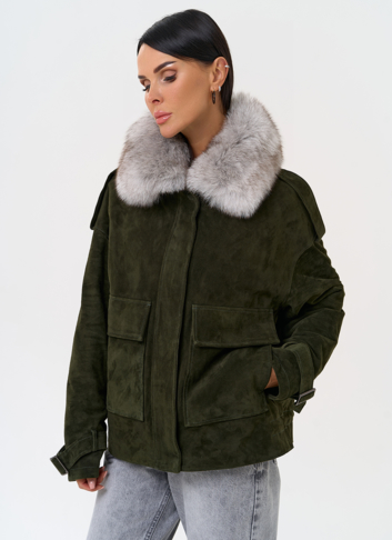 Короткий пуховик из натуральной замши