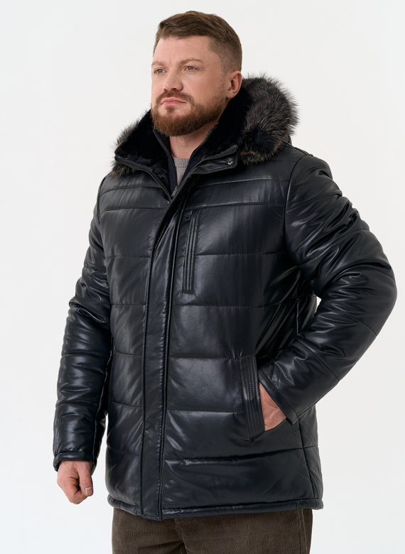 Пуховик из эко кожи с капюшоном из меха енота