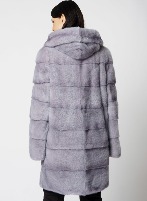 Шуба из норки с капюшоном и кулиской голубого цвета