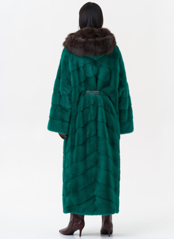 Норковая шуба с капюшоном из меха куницы