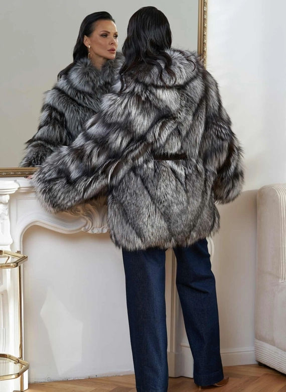 Шуба из меха финской серебристой лисы