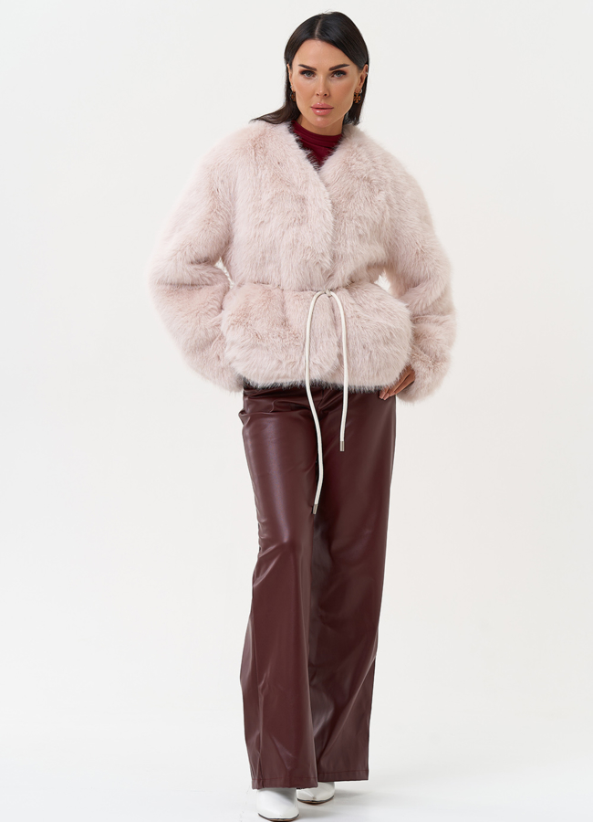 Куртка из эко меха персикового цвета модель № 31259 в рассрочку
