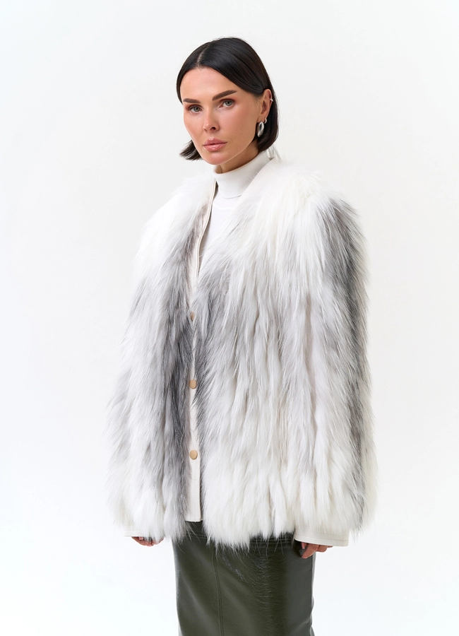 Светлая шуба из меха лисы модель № 34156 универмаг малина