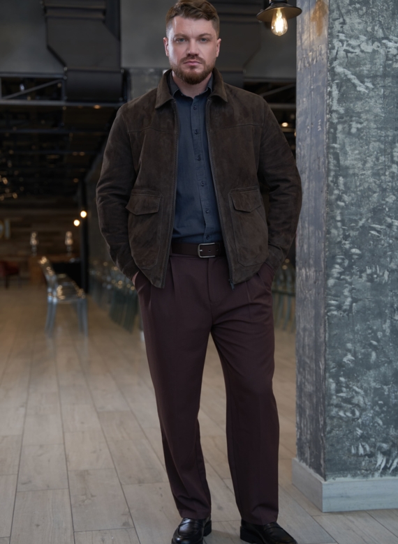 Мужская куртка из натуральной замши коричневого цвета