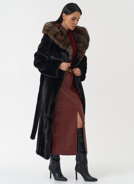 Норковая шуба с капюшоном из меха соболя