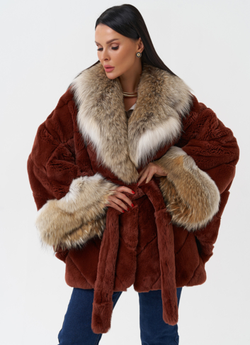 Шуба из кролика с отделкой из меха койота