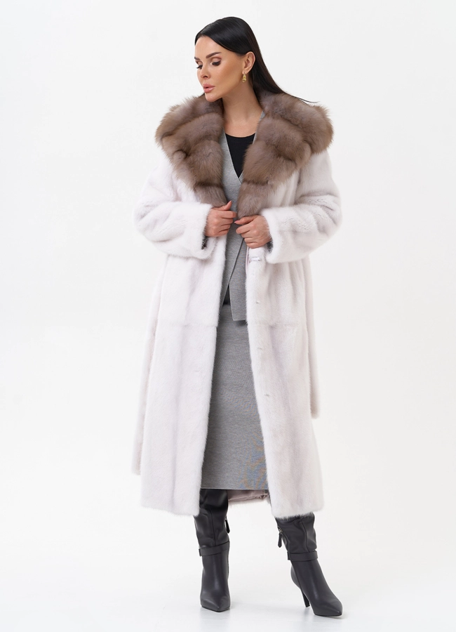 Белая шуба из норки с куницей модель № 29530 универмаг малина